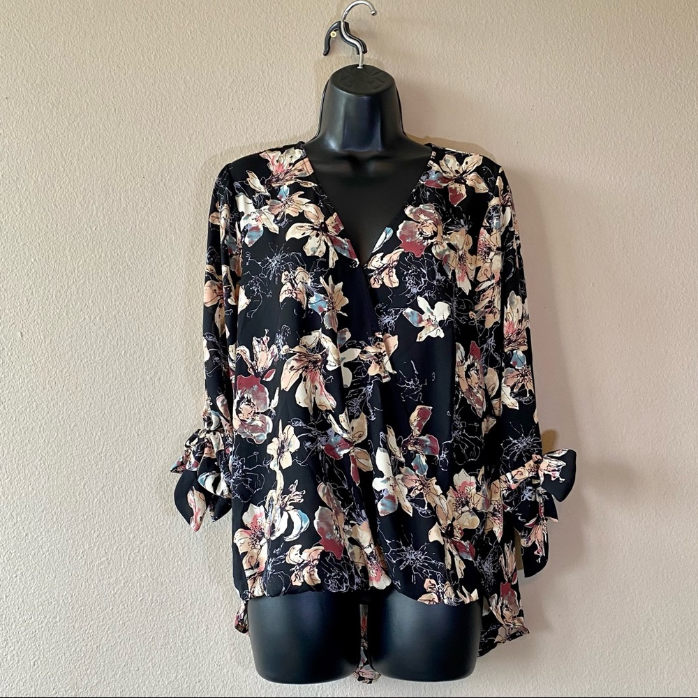 West Kei Floral on black Blouse M